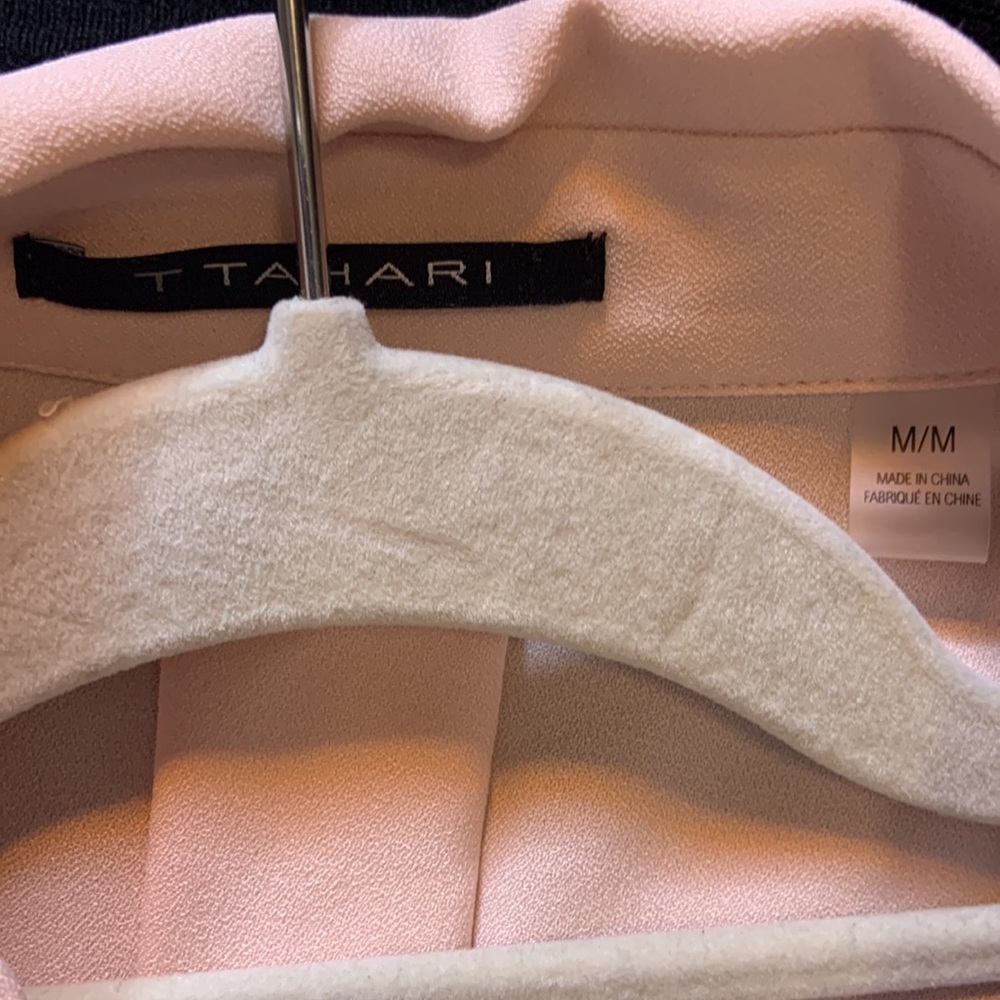 Tahari peach blouse, with buttons/open sleeves - Picture 4 of 4